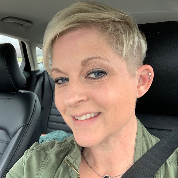 Meet your Posher, Theresa - Picture 1 of 1